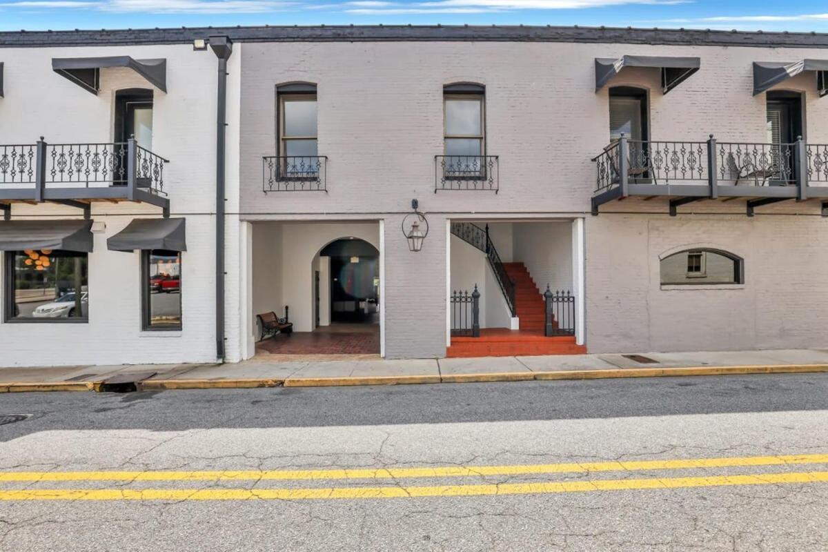 Eagle'S Nest - Spacious Loft Downtown - Near Gsu Statesboro Kültér fotó