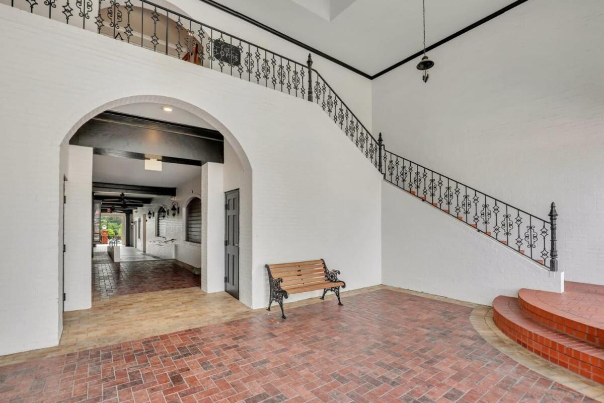Eagle'S Nest - Spacious Loft Downtown - Near Gsu Statesboro Kültér fotó