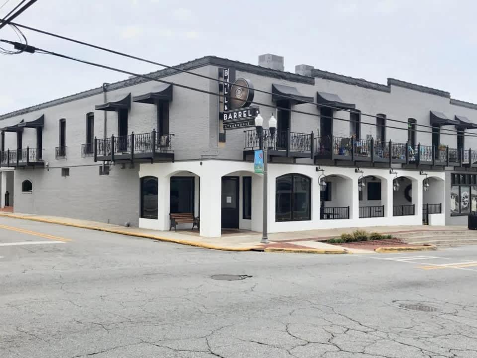 Eagle'S Nest - Spacious Loft Downtown - Near Gsu Statesboro Kültér fotó